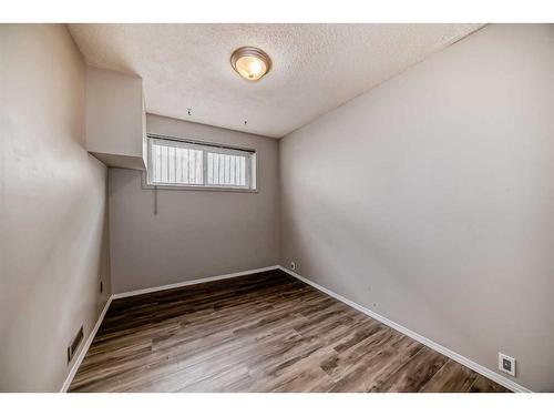3423 Doverthorn Road Se, Calgary, AB - Indoor Photo Showing Other Room
