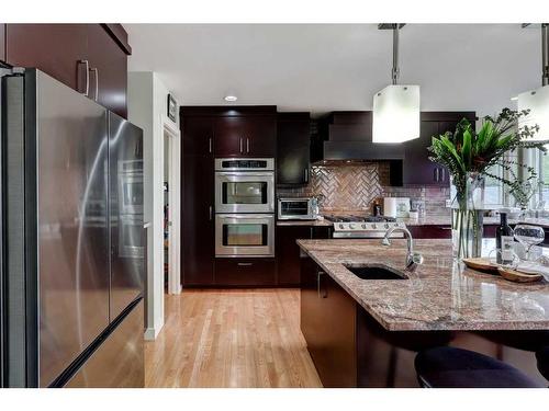 4535 26 Avenue Sw, Calgary, AB - Indoor Photo Showing Kitchen With Stainless Steel Kitchen With Upgraded Kitchen