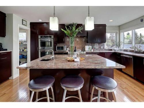 4535 26 Avenue Sw, Calgary, AB - Indoor Photo Showing Kitchen With Upgraded Kitchen