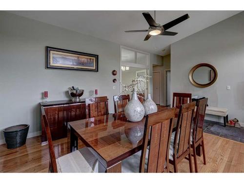 4535 26 Avenue Sw, Calgary, AB - Indoor Photo Showing Dining Room