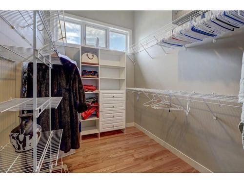 4535 26 Avenue Sw, Calgary, AB - Indoor With Storage