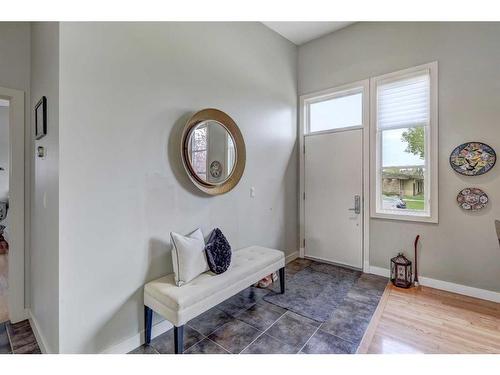 4535 26 Avenue Sw, Calgary, AB - Indoor Photo Showing Other Room