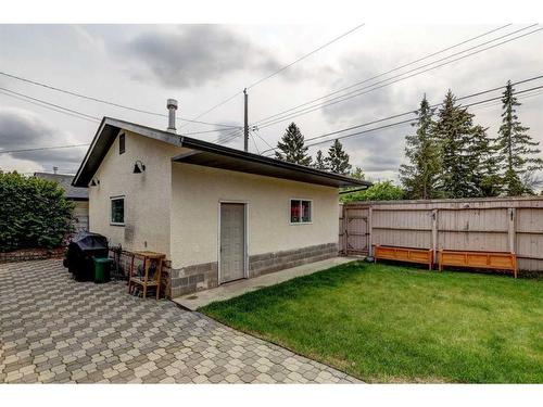 4535 26 Avenue Sw, Calgary, AB - Outdoor