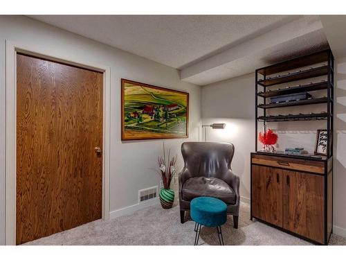 11-10910 Bonaventure Drive Se, Calgary, AB - Indoor