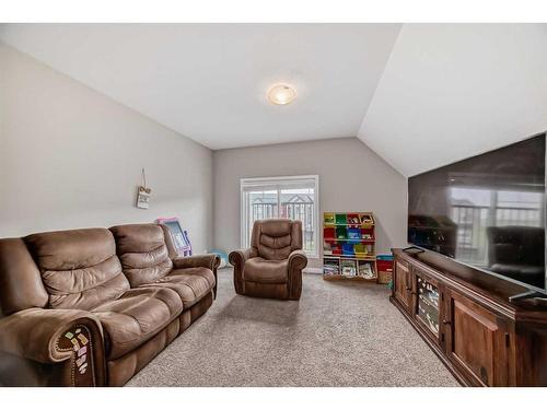 11 Copperstone Common Se, Calgary, AB - Indoor Photo Showing Living Room