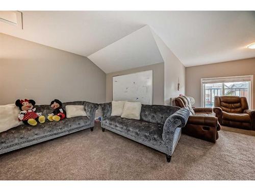 11 Copperstone Common Se, Calgary, AB - Indoor Photo Showing Living Room