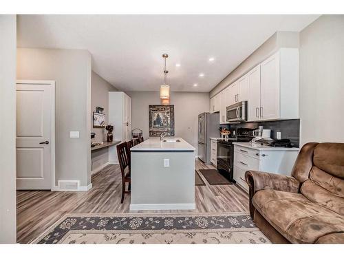 11 Copperstone Common Se, Calgary, AB - Indoor Photo Showing Kitchen