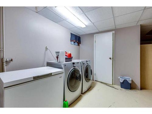 34546 Range Road 12, Rural Red Deer County, AB - Indoor Photo Showing Laundry Room