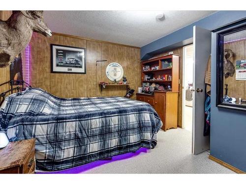 34546 Range Road 12, Rural Red Deer County, AB - Indoor Photo Showing Bedroom