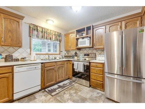 34546 Range Road 12, Rural Red Deer County, AB - Indoor Photo Showing Kitchen