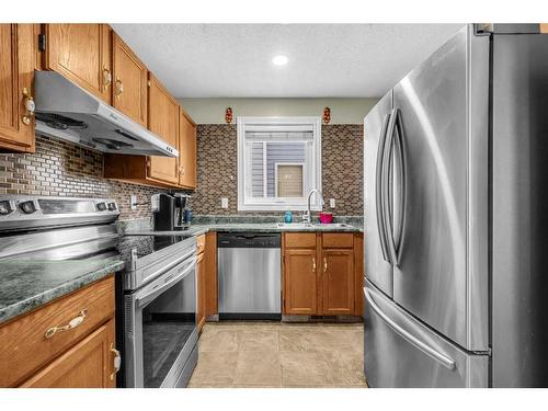 129 Laguna Close Ne, Calgary, AB - Indoor Photo Showing Kitchen