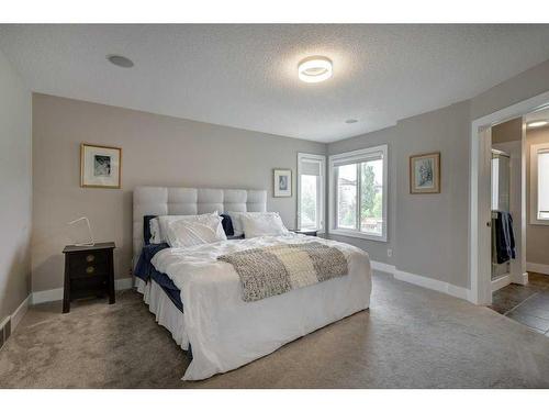 105 Everridge Drive Sw, Calgary, AB - Indoor Photo Showing Bedroom