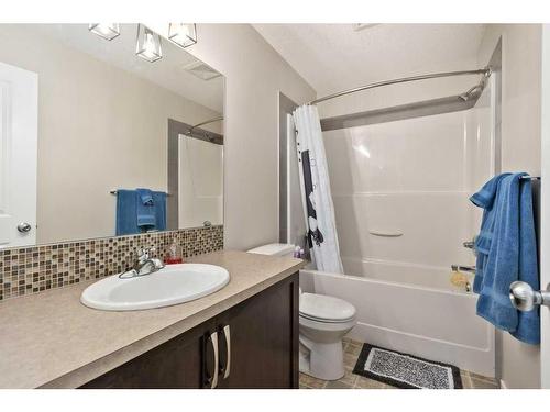 165 Legacy Crescent Se, Calgary, AB - Indoor Photo Showing Bathroom