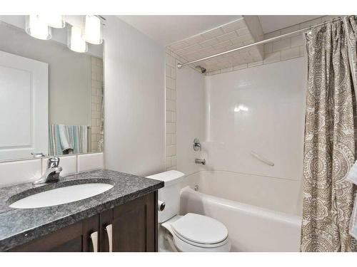 165 Legacy Crescent Se, Calgary, AB - Indoor Photo Showing Bathroom