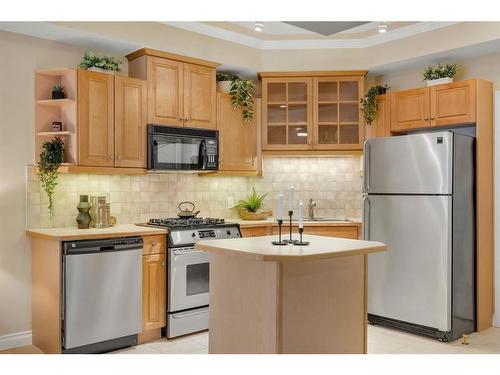 304-1315 12 Avenue Sw, Calgary, AB - Indoor Photo Showing Kitchen With Stainless Steel Kitchen