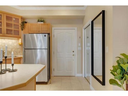 304-1315 12 Avenue Sw, Calgary, AB - Indoor Photo Showing Kitchen