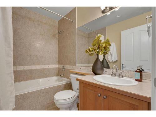 304-1315 12 Avenue Sw, Calgary, AB - Indoor Photo Showing Bathroom