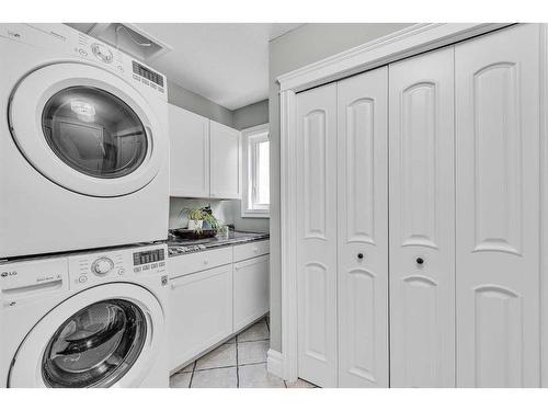 77 Signature Close Sw, Calgary, AB - Indoor Photo Showing Laundry Room