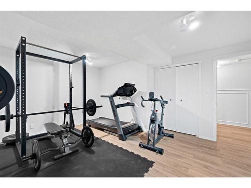 454 21 Avenue Nw, Calgary, AB - Indoor Photo Showing Gym Room