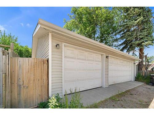 454 21 Avenue Nw, Calgary, AB - Outdoor With Exterior