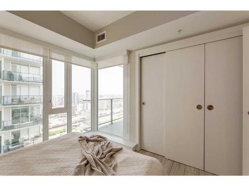 2204-1188 3 Street Se, Calgary, AB - Indoor Photo Showing Bedroom