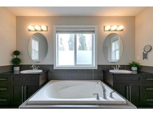 599 Panora Way Nw, Calgary, AB - Indoor Photo Showing Bathroom
