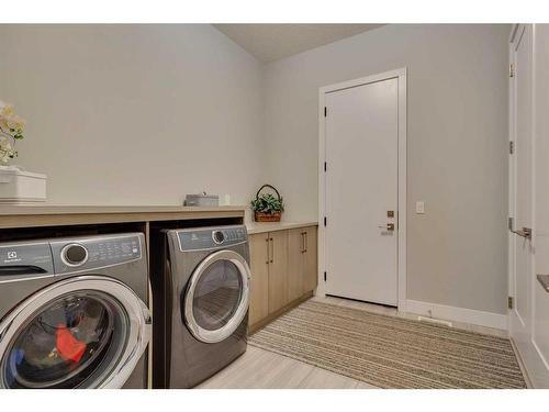 164 Cranbrook Drive Se, Calgary, AB - Indoor Photo Showing Laundry Room