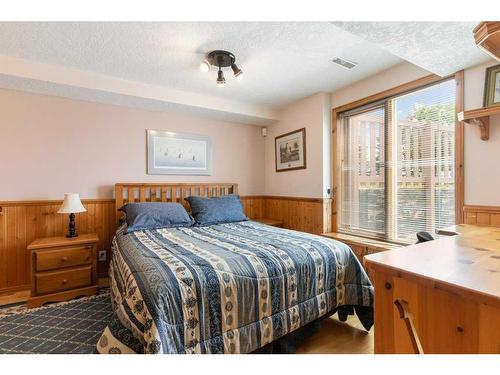 255030 84 Street Ne, Rural Rocky View County, AB - Indoor Photo Showing Bedroom