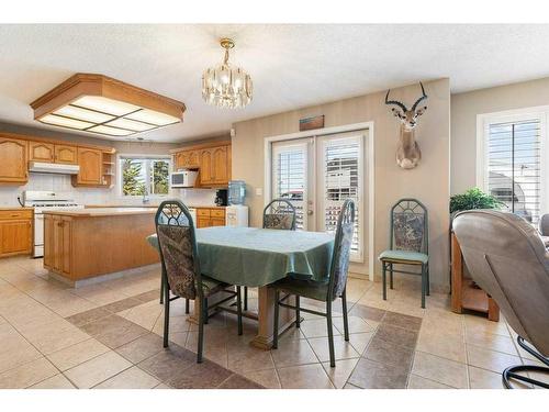 255030 84 Street Ne, Rural Rocky View County, AB - Indoor Photo Showing Dining Room