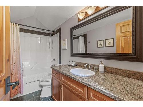 116 Eagle Terrace Road, Canmore, AB - Indoor Photo Showing Bathroom