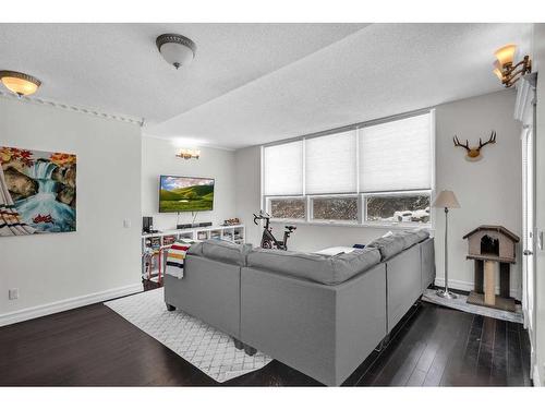 45 Lone Pine Crescent, Rural Rocky View County, AB - Indoor Photo Showing Laundry Room