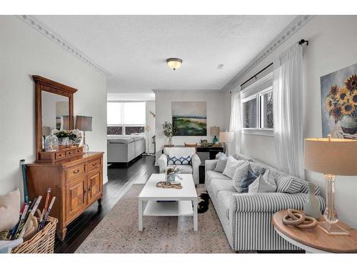 45 Lone Pine Crescent, Rural Rocky View County, AB - Indoor Photo Showing Living Room