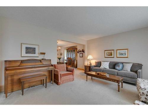 506 Silvergrove Drive Nw, Calgary, AB - Indoor Photo Showing Living Room