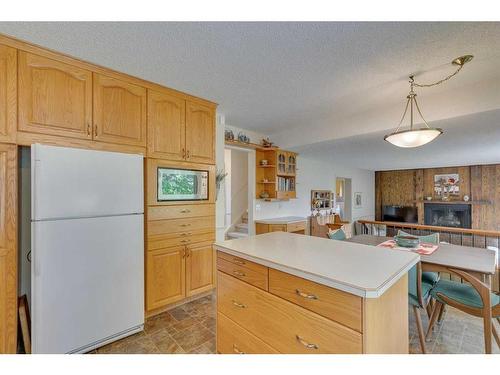 506 Silvergrove Drive Nw, Calgary, AB - Indoor Photo Showing Kitchen