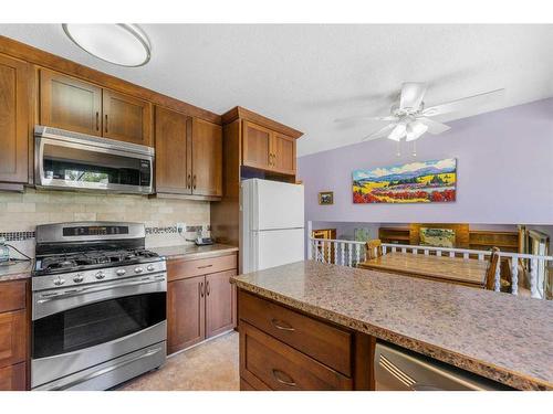 9308 26 Street Sw, Calgary, AB - Indoor Photo Showing Kitchen