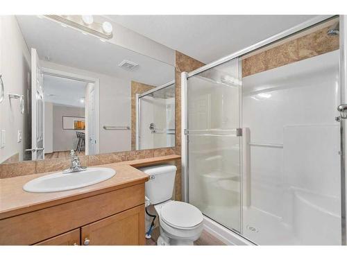 1310-92 Crystal Shores Road, Okotoks, AB - Indoor Photo Showing Bathroom
