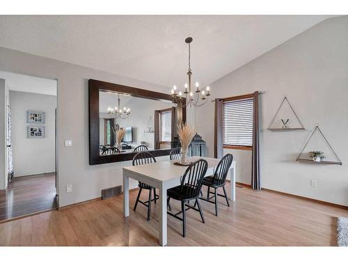 143 Sunvista Close Se, Calgary, AB - Indoor