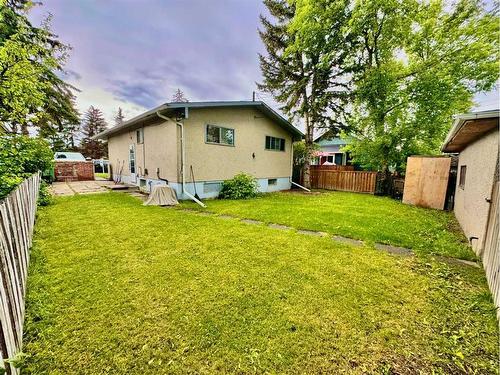 2412 44 Street Se, Calgary, AB - Outdoor