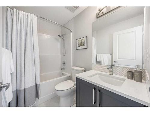 2302-19489 Main Street Se, Calgary, AB - Indoor Photo Showing Bathroom