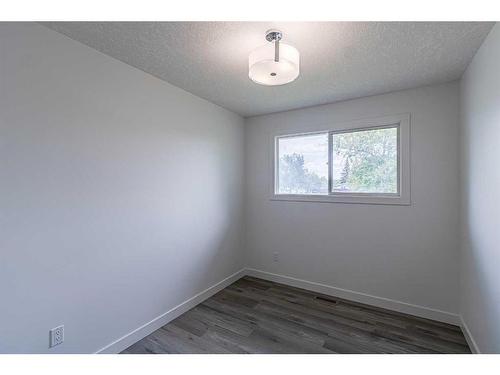 6640 Penbrooke Drive Se, Calgary, AB - Indoor Photo Showing Other Room