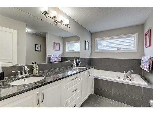 282 Auburn Glen Drive Se, Calgary, AB - Indoor Photo Showing Bathroom