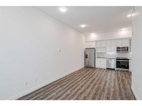 611-3932 University Avenue Nw, Calgary, AB - Indoor Photo Showing Kitchen