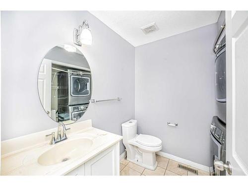 681 Coventry Drive, Calgary, AB - Indoor Photo Showing Bathroom