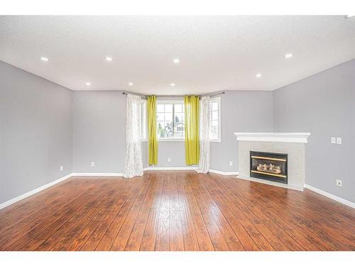 681 Coventry Drive, Calgary, AB - Indoor With Fireplace