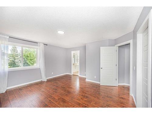 681 Coventry Drive, Calgary, AB - Indoor Photo Showing Other Room