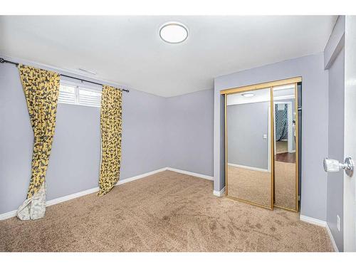 681 Coventry Drive, Calgary, AB - Indoor Photo Showing Other Room