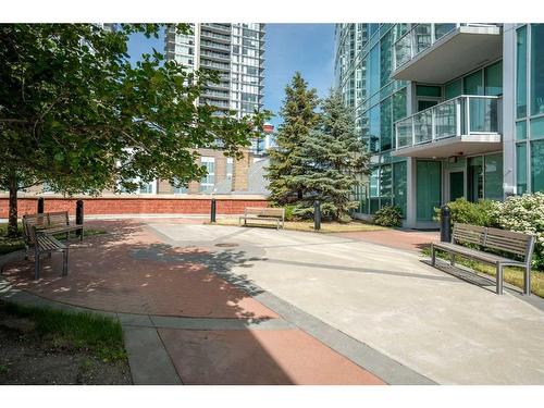 1806-433 11 Avenue Se, Calgary, AB - Outdoor With Balcony