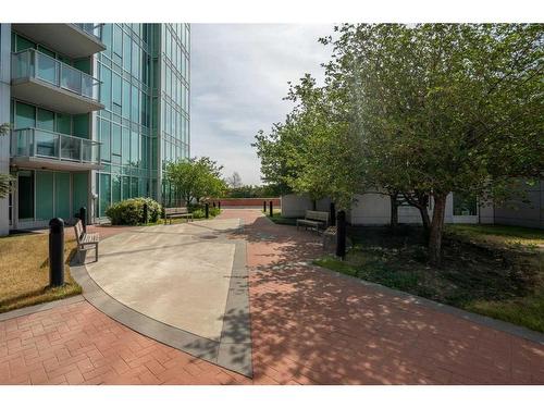 1806-433 11 Avenue Se, Calgary, AB - Outdoor With Balcony