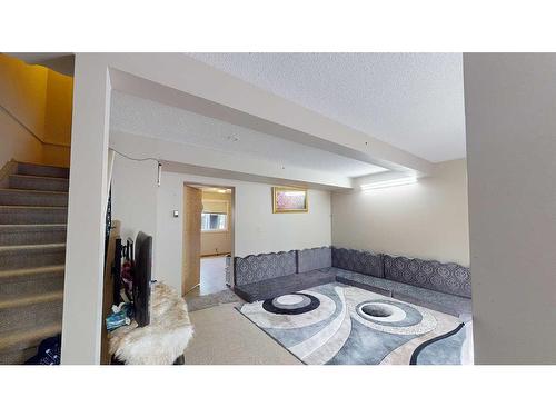 D-12 Manning Street, Red Deer, AB - Indoor