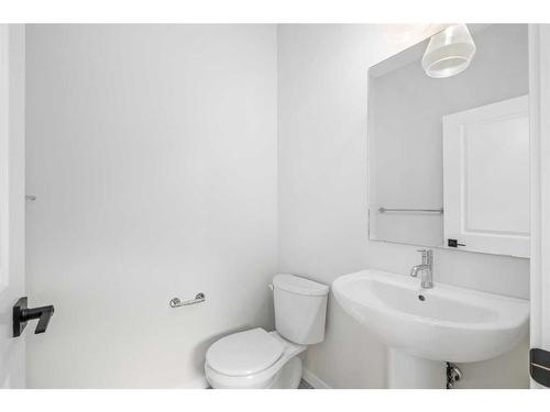 95 Sage Hill Lane Nw, Calgary, AB - Indoor Photo Showing Bathroom